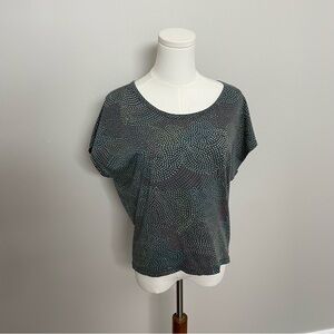 Prana Top Tee Cropped Short Sleeves Abstract Geometric Dots Travel Lounge Grey
